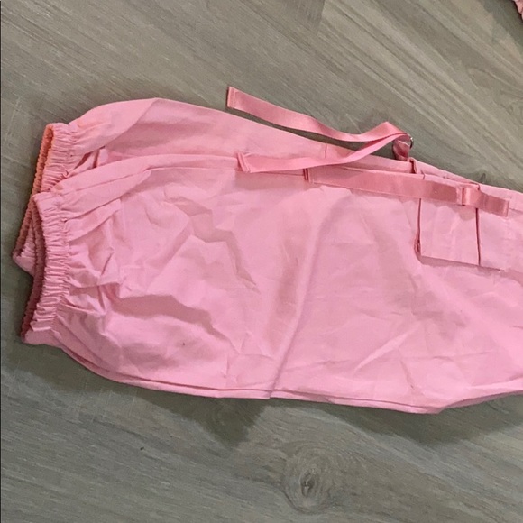 PINK JOGGERS WITH BUCKLE ACCESSORY ON THE SIDES💖 - Picture 3 of 3